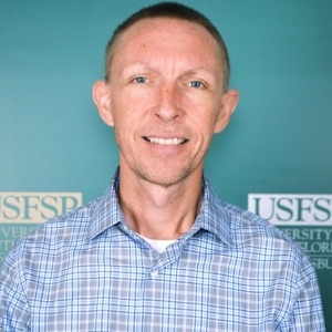 Lyman Dukes, a USF St. Petersburg education professor, will receive an honor for his research regarding Disability Student Service offices. 