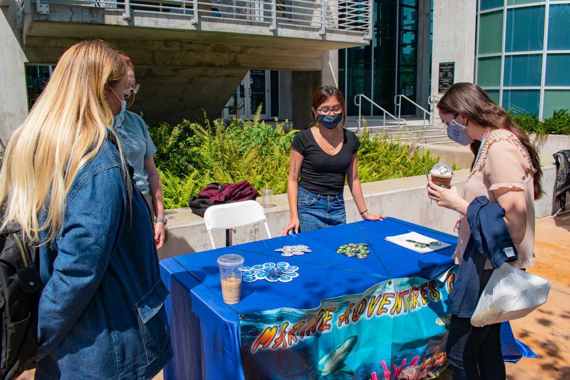 Student organizations welcome visitors during on-campus event – The