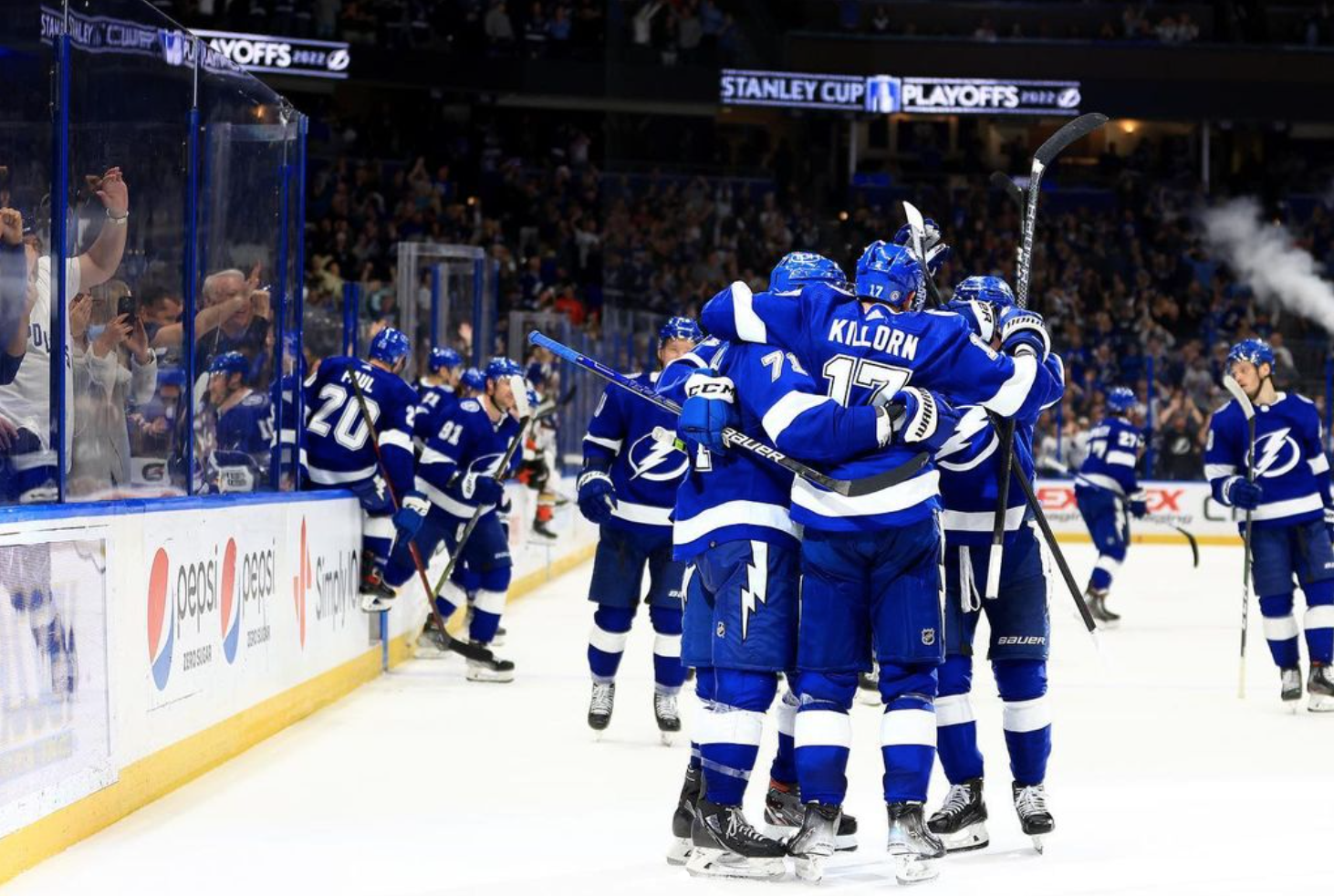 Tampa Bay Lightning clinch playoffs and aim for franchise's first-ever  three-peat – The Crow's Nest