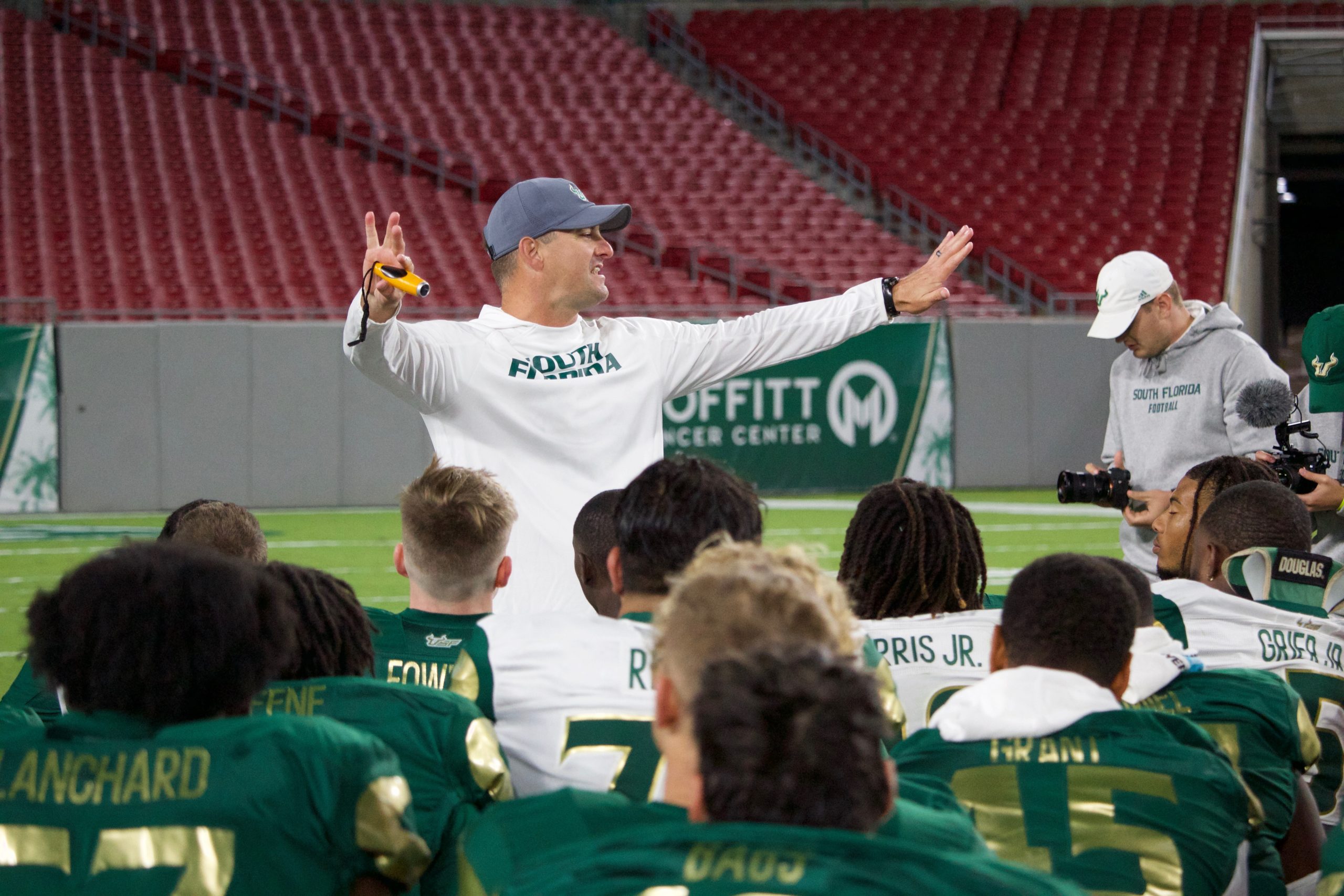 BREAKING: Ernie Sims Promoted To Linebackers Coach, Other Staff Changes  Announced By USF Head Coach Jeff Scott - The Daily Stampede